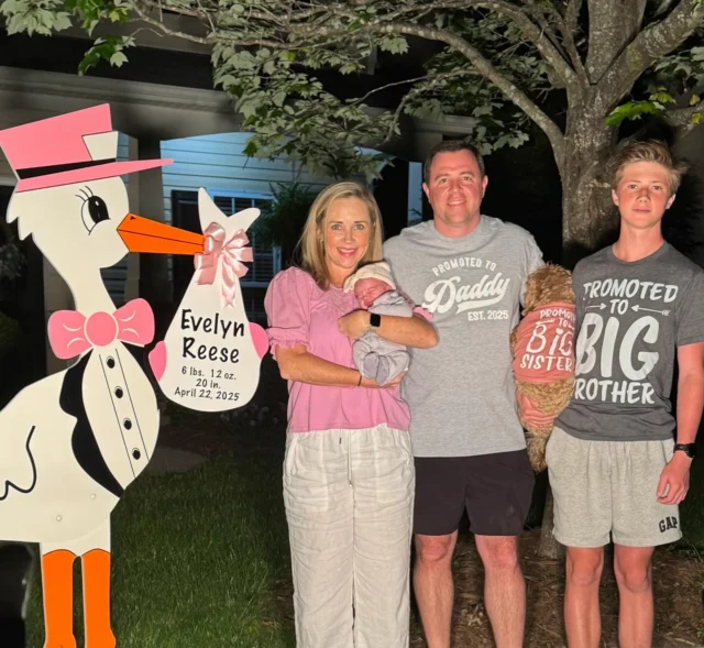Meet sweet baby Evelyn and her family!🩷

#magnoliastorks #storksignscharlotte #storkscharlotte #charlottestorks #storklady #itsagirl #yardsignscharlotte #lawnsignscharlotte #charlottenc #clt