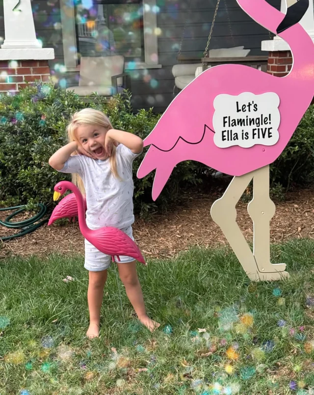 Happy Birthday Ella!🦩🩷🥳
#magnoliastorks #birthdaysignscharlotte #lawnsignscharlotte #yardsignscharlotte #charlottenc #queencity #clt