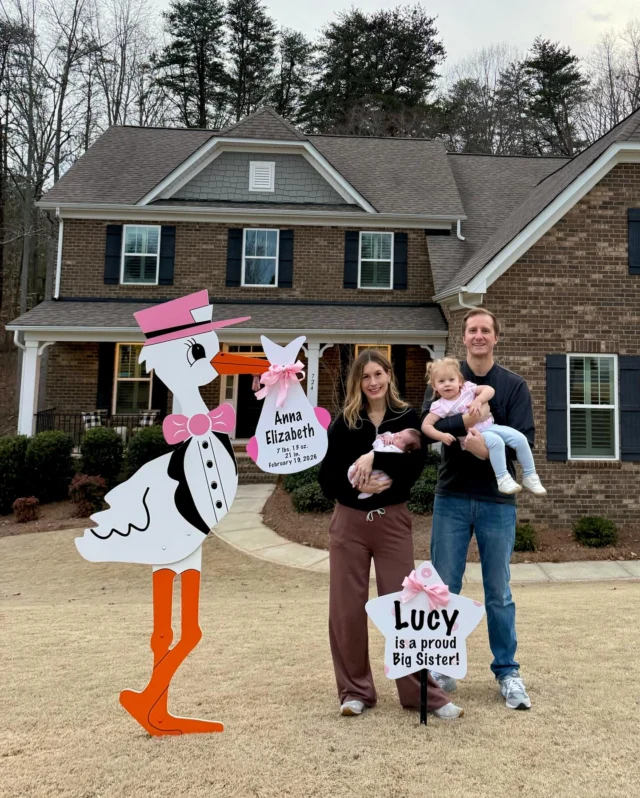 Meet sweet Anna and her Big Sister Lucy!🩷

#magnoliastorks #storksignscharlotte #storkscharlotte #charlottestorks #storksigns