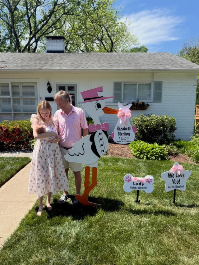 Meet sweet Elizabeth Sterling!💖

#magnoliastorks #storkscharlotte #charlottestorks #storksignscharlotte #yardsignscharlotte