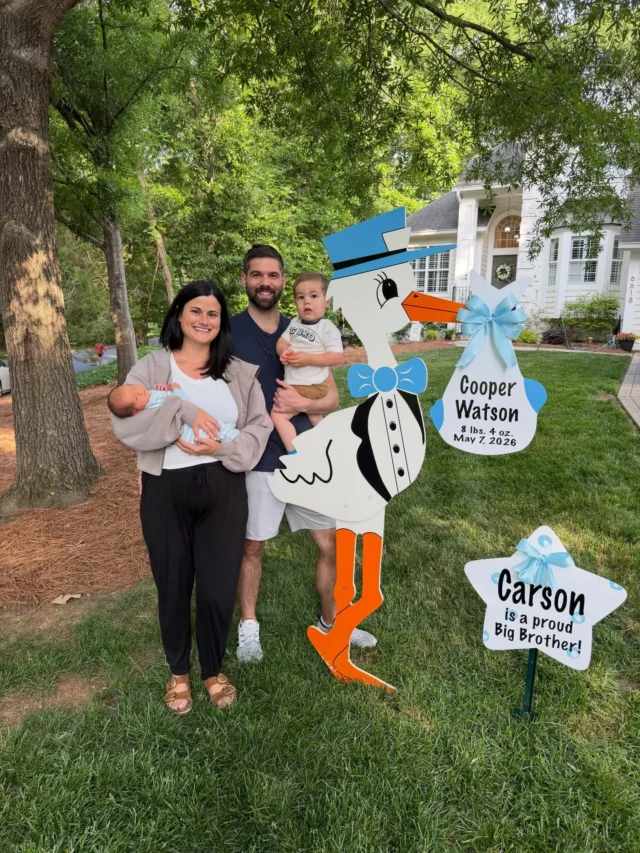 Meet Cooper and his sweet family!🩵

#magnoliastorks #storksignscharlotte #charlottestorks #storkscharlotte #yardsignscharlotte